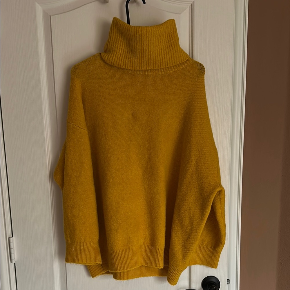 NWOT Topshop Mustard Yellow Turtleneck Sweater – Size US 6 / UK 10